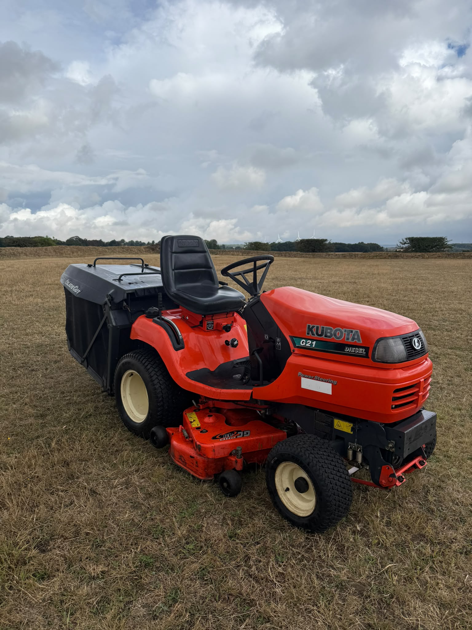 KUBOTA G21 GLIDE CUT COLLECTOR